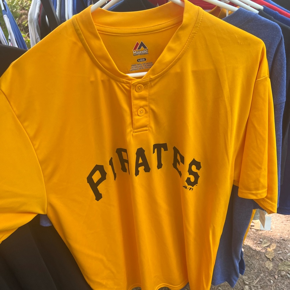 NWOT Pittsburgh Pirates jersey size large